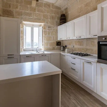 4 Bedroom With Private Pool In Island Of Gozo Għarb