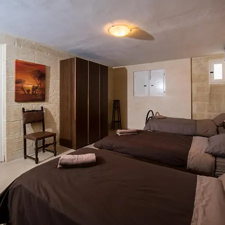 4 Bedroom With Private Pool In Island Of Gozo 別荘 ガルブ