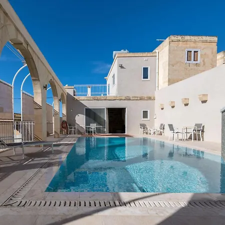 4 Bedroom With Private Pool In Island Of Gozo 別荘 ガルブ