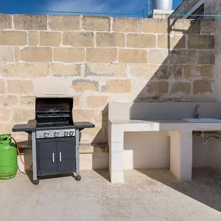 4 Bedroom With Private Pool In Island Of Gozo Għarb