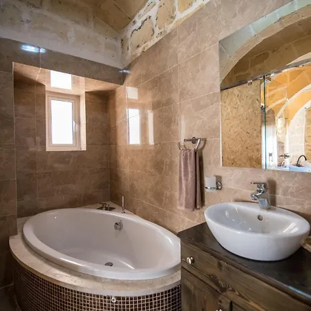 4 Bedroom With Private Pool In Island Of Gozo ガルブ